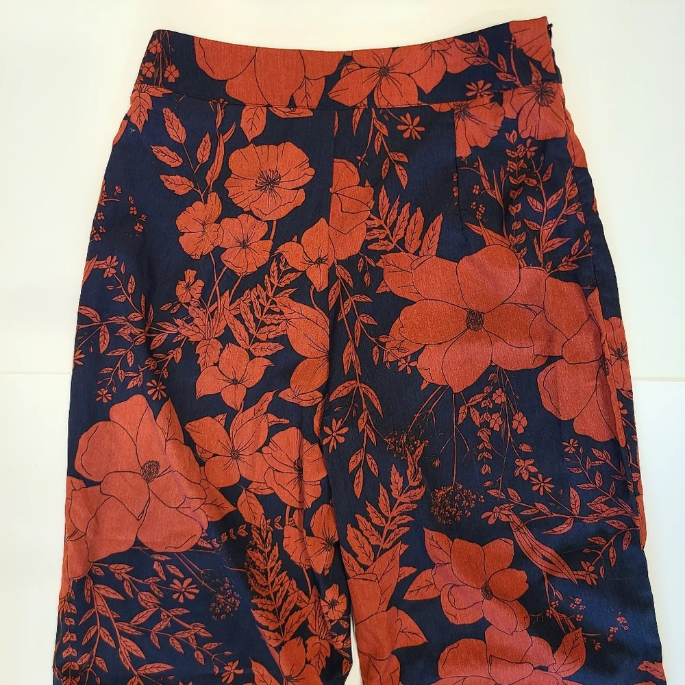 PrettyLittleThing Navy Rust Red Tropical Floral Print Flared Wide Leg Pants 4 - Picture 7 of 13